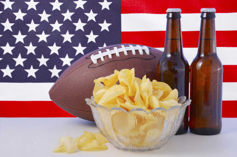 美国足球与啤酒和薯条