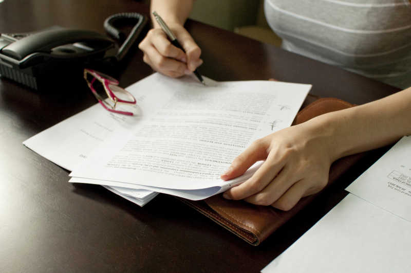 正在签约合同协议