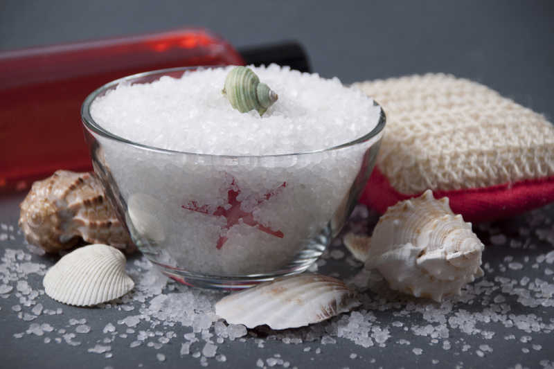 矿泉疗养用的海盐与贝壳