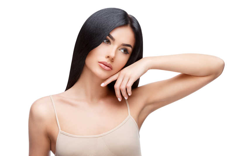 年轻漂亮的女子