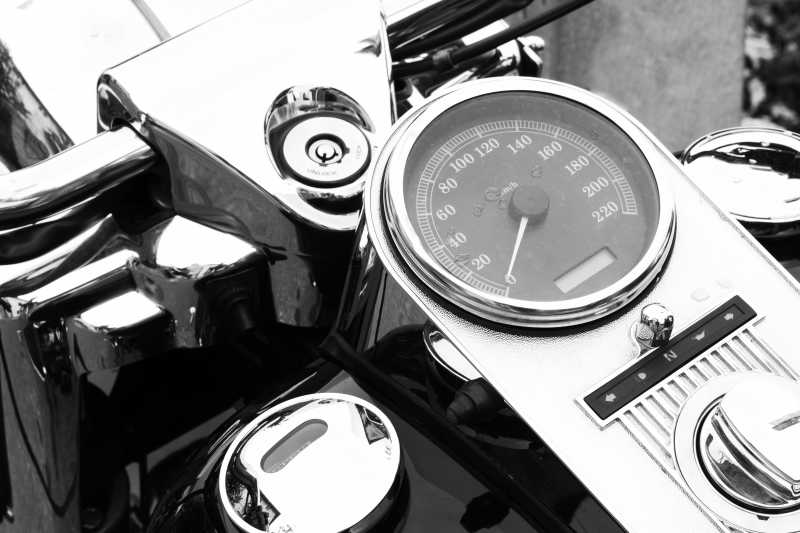 摩托车仪表盘特写