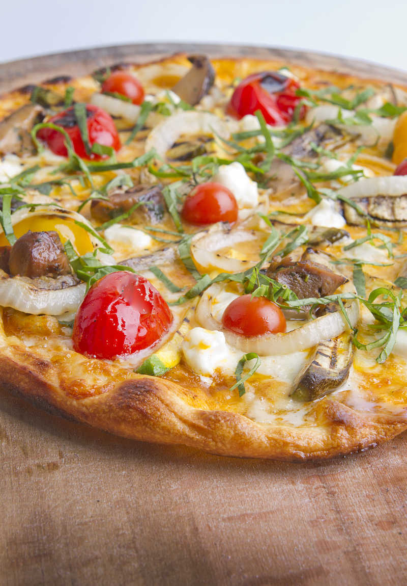 美味意大利蔬菜皮比萨