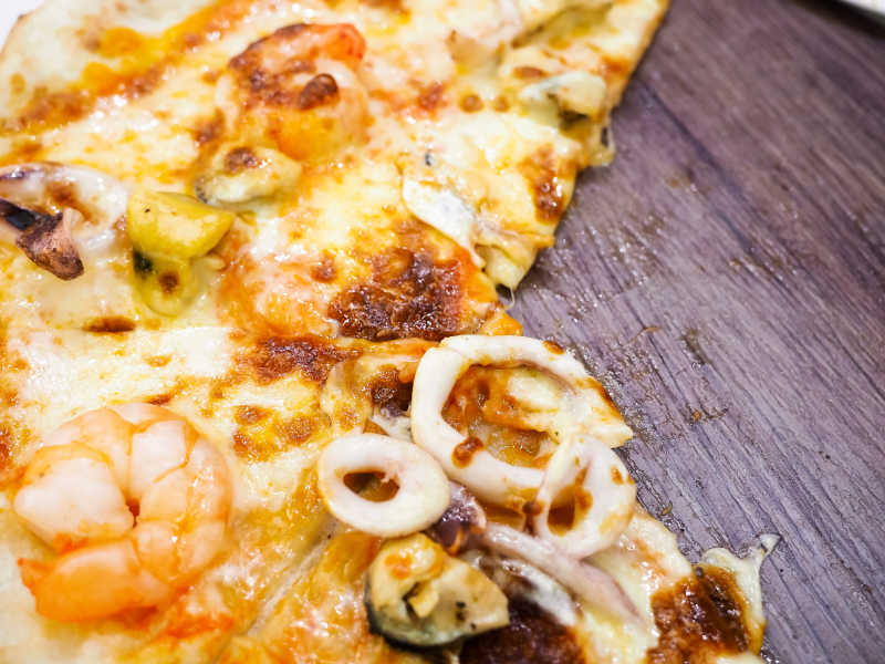 美味的海鲜披萨