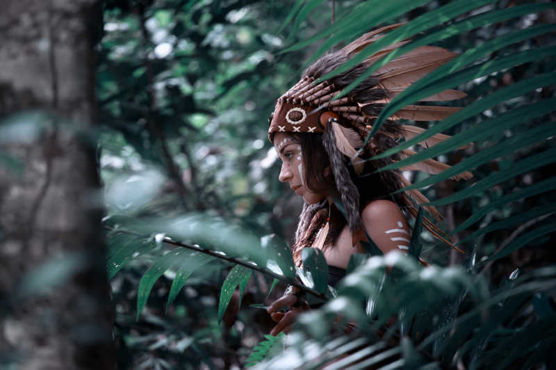 印第安人女性荒野猎人图片