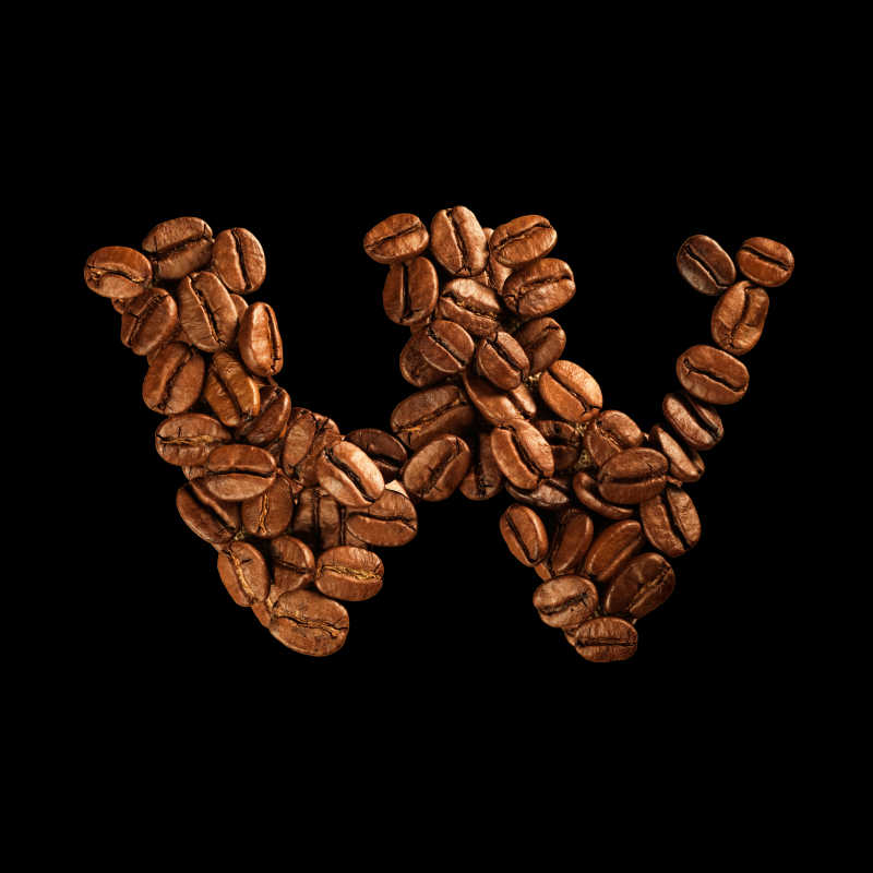 咖啡豆组成的字母W