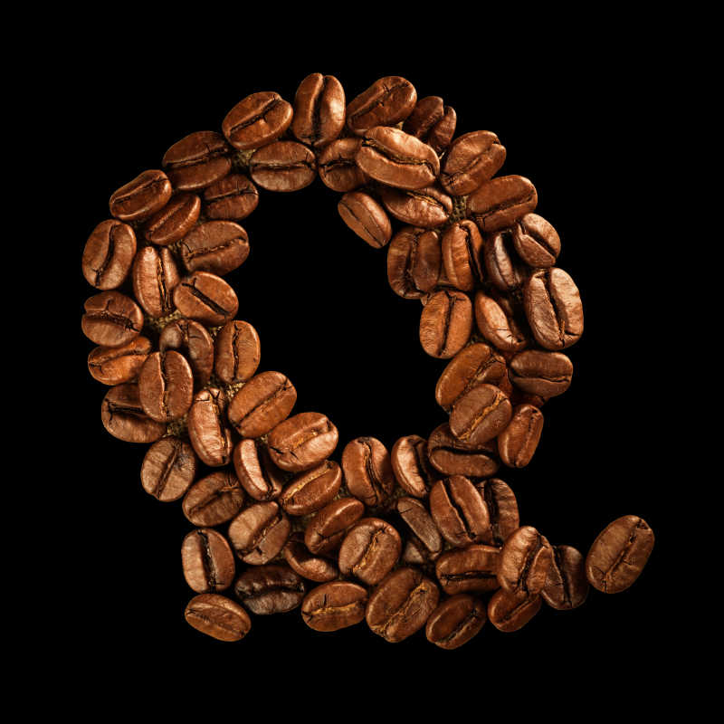 咖啡豆组成的字母Q