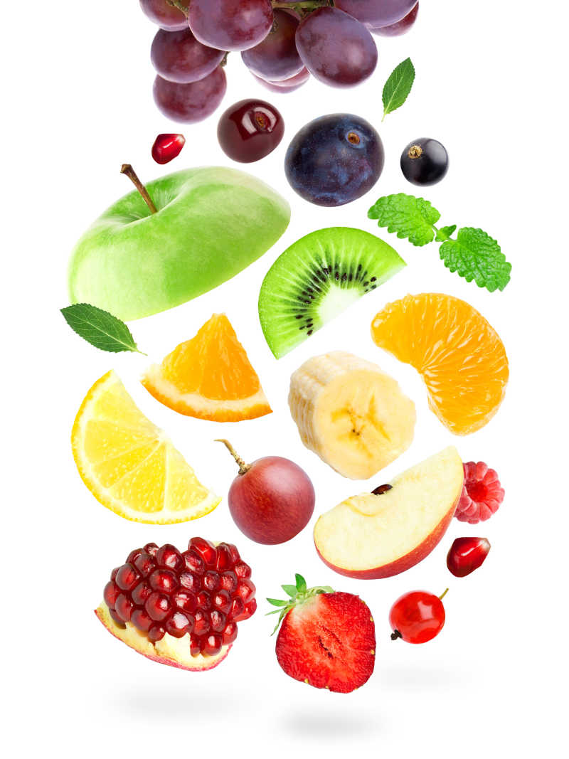 白色背景下新鲜的水果