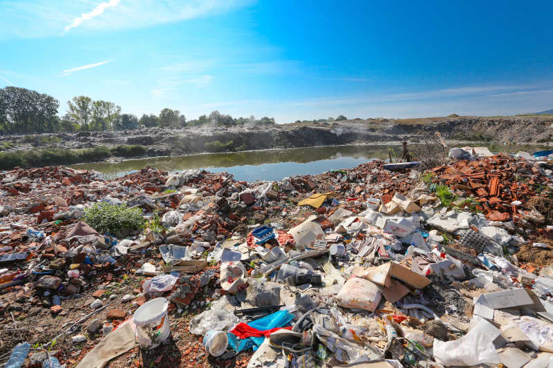 垃圾场造成严重的环境污染