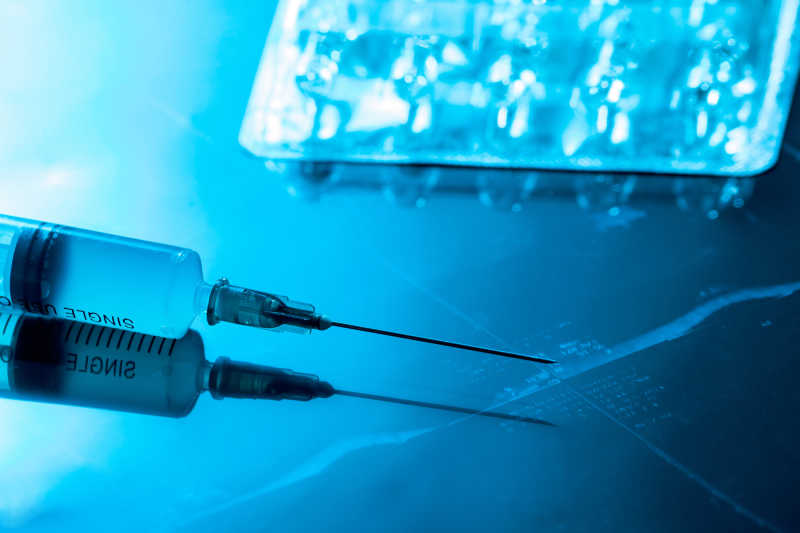 装有液体的注射器