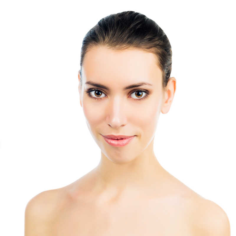 皮肤白皙细腻的美女