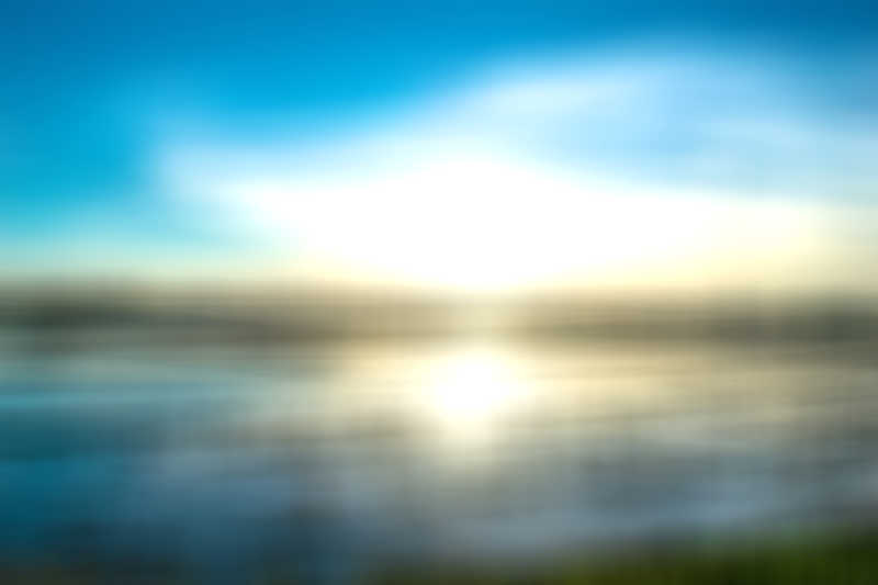 模糊的湖面阳光特写