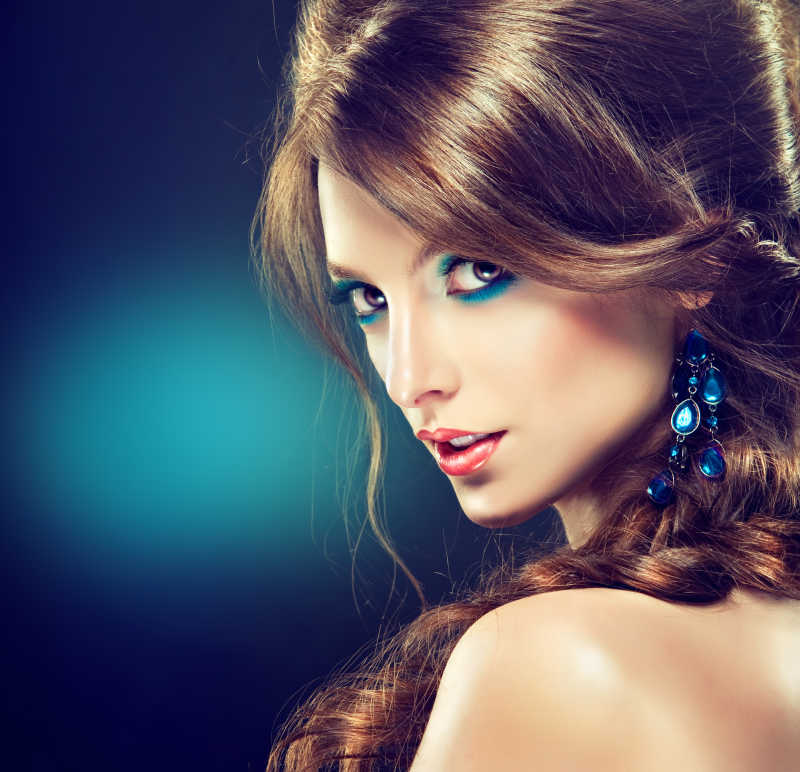 蓝色彩妆模特