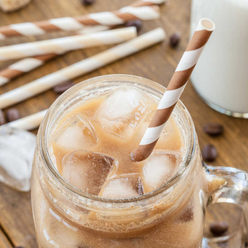 玻杯里的冰咖啡