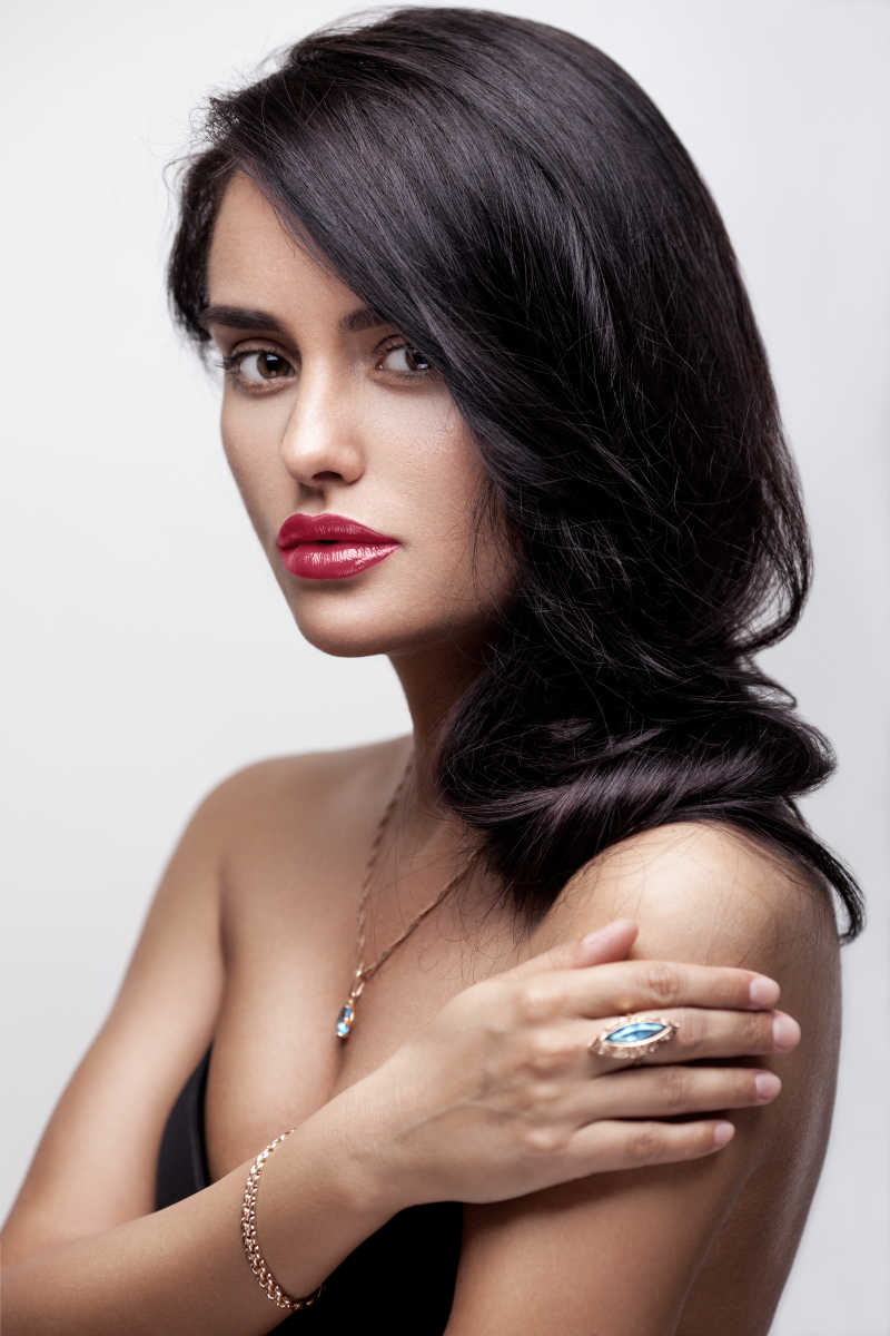 黑发女孩时尚美女写真