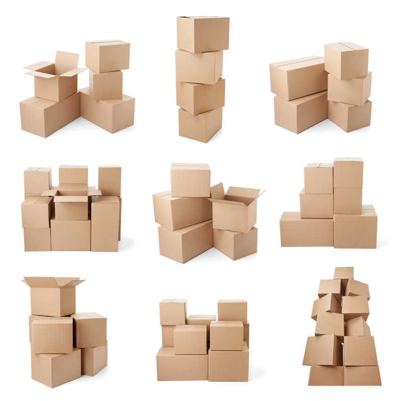 堆起的棕色包装盒