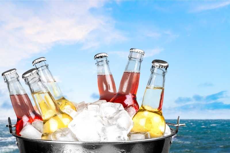 冰镇苏打水与大海