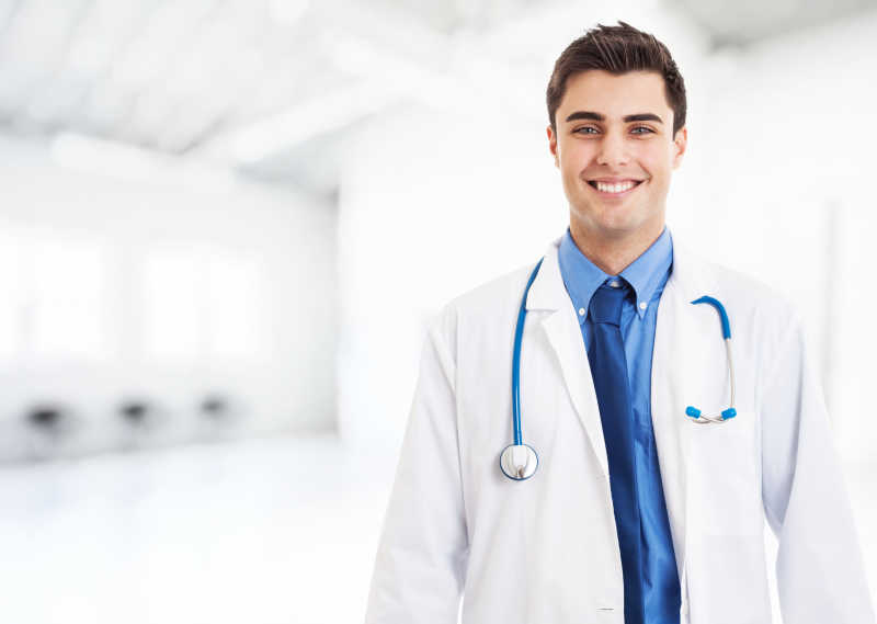 微笑的外科医生