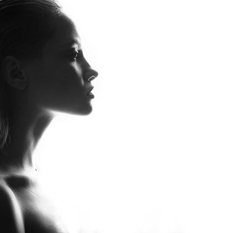 性感女人侧脸特写