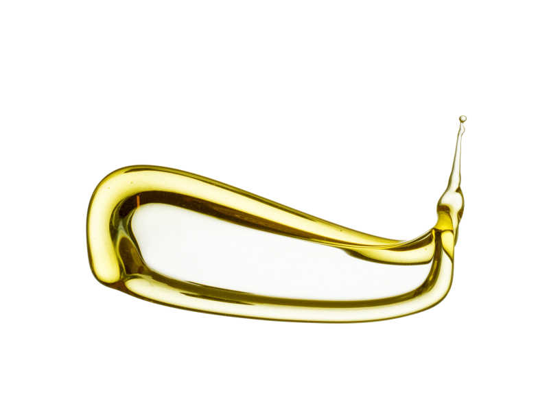 黄色的油形成一个圆形图案