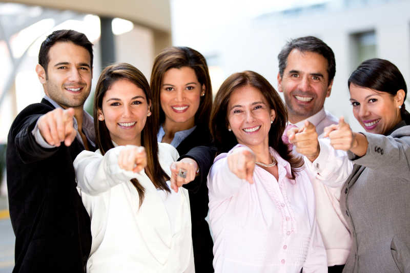 快乐的企业小组人员