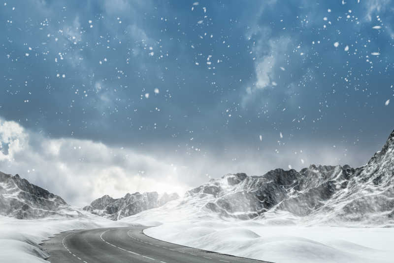 雪地里的公路