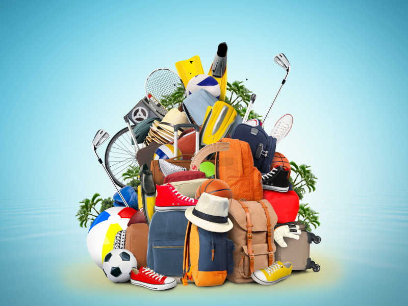 一大堆的旅行包和旅行装备