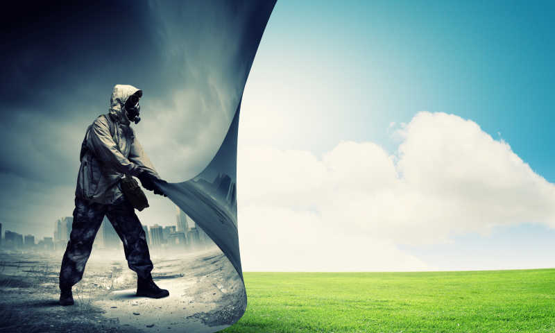 被污染的城市清洁后的蓝天白云