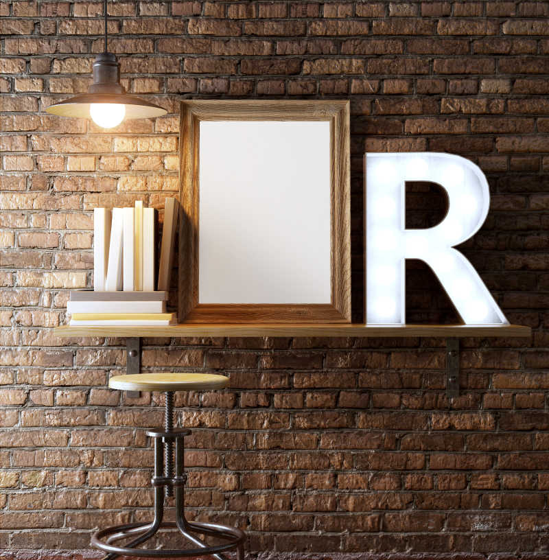 灯椅子和空白模拟海报以及书架特写