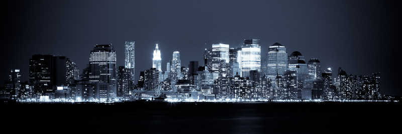 曼哈顿天际线的夜晚全景