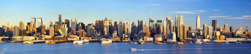 日落下的曼哈顿市中心天际线全景