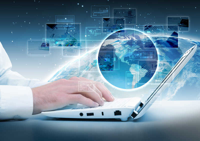 正在使用电脑办公