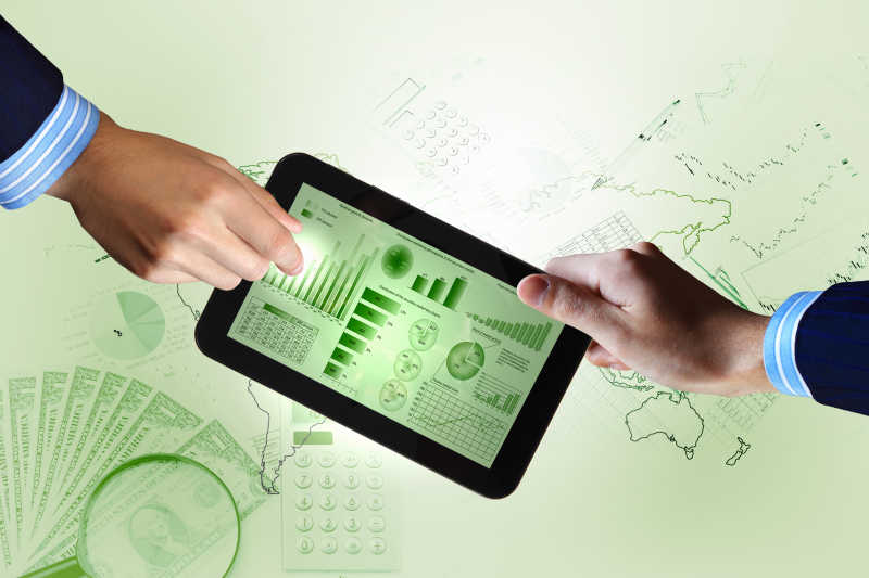 传递平板数据的商人