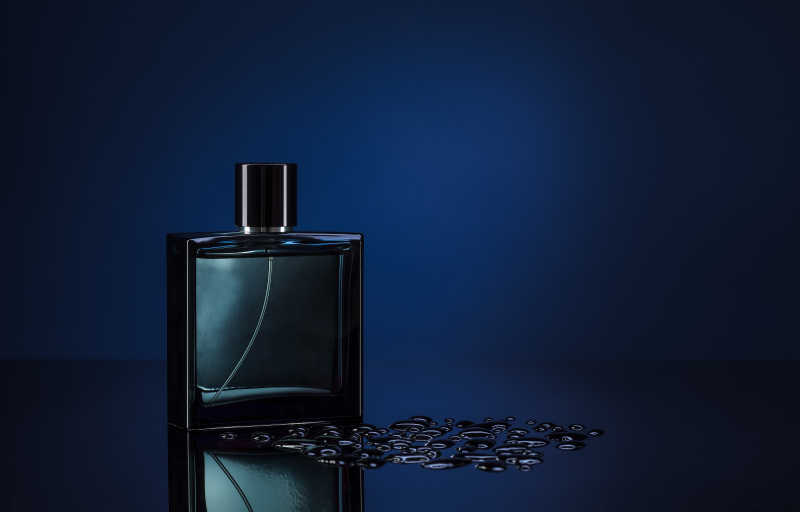 一瓶男士香水