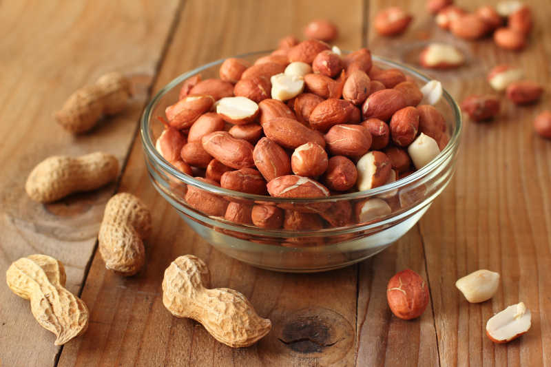 一碗被剥了壳的花生