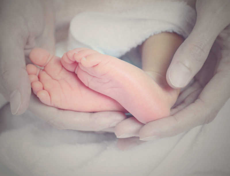 新生婴儿的脚底板