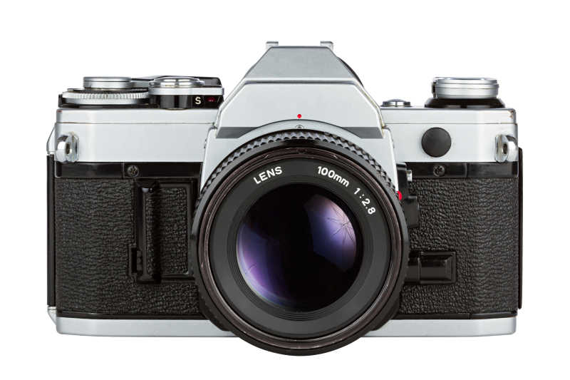 在白色背景下的老式单反相机