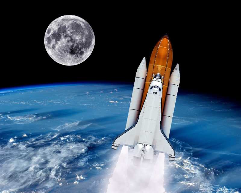 月球和航天火箭
