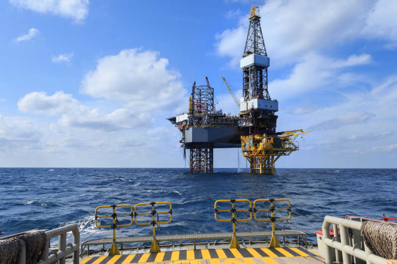 海上石油生产平台