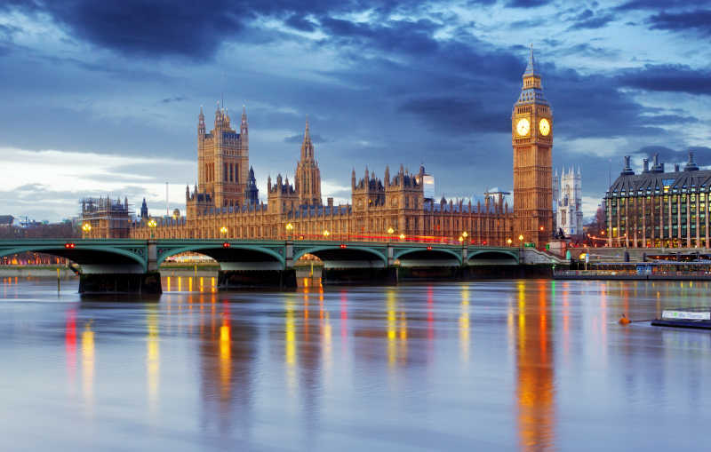 伦敦著名的大本钟建筑