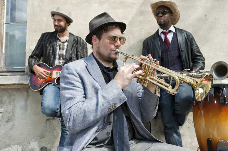 正在演出的乐队