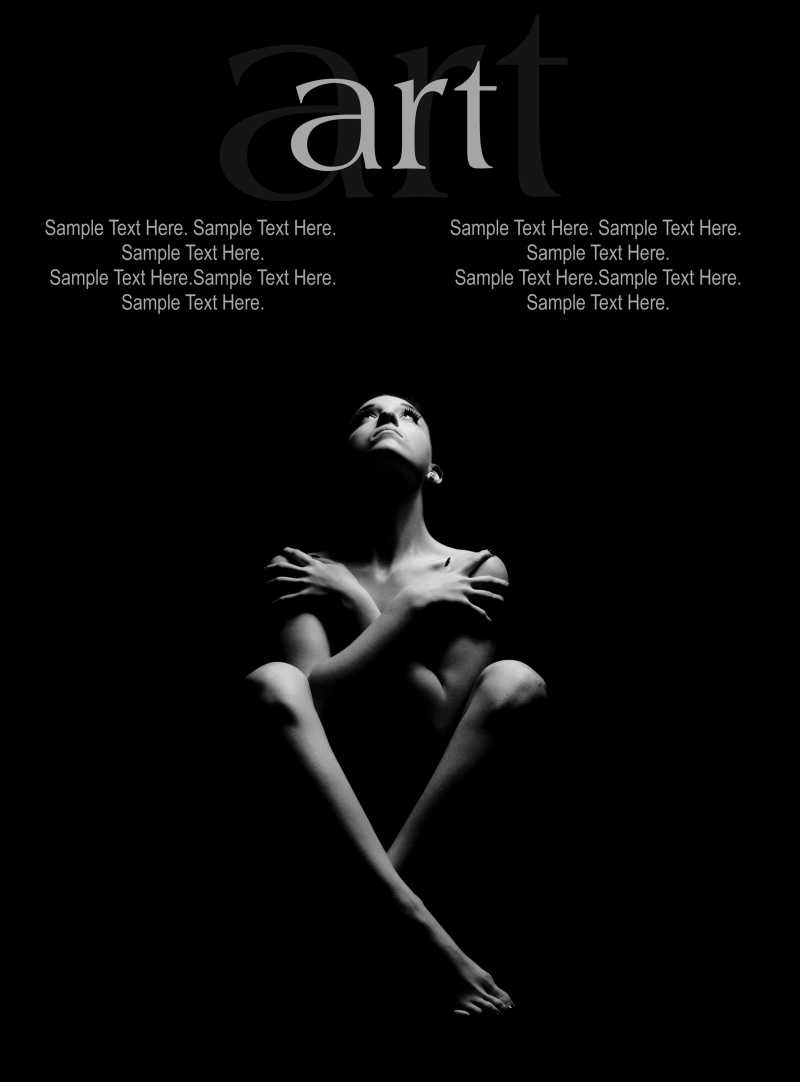 黑色背景中间的人体艺术