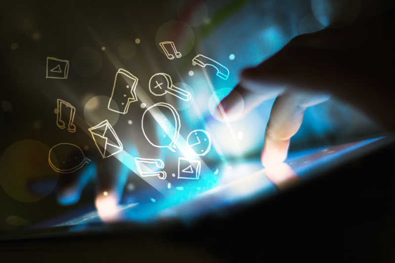 商人触摸数字现代化平板电脑