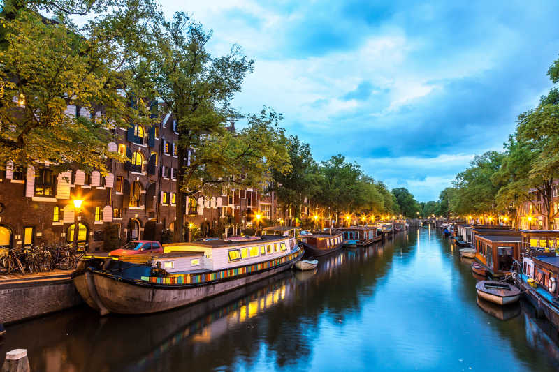 阿姆斯特丹运河和船