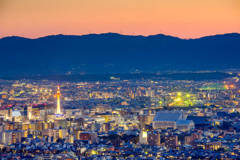 黄昏下的日本城市建筑拍摄
