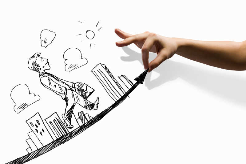 正在和男人脚下的箭头互动的手