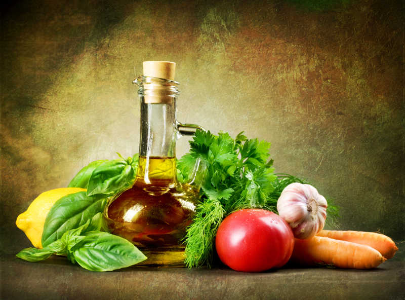 健康蔬菜和橄榄油