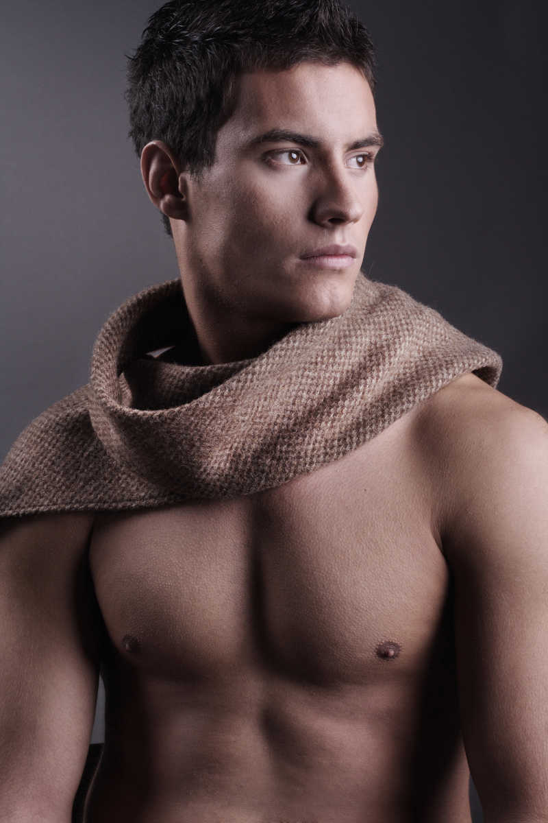 肌肉发达时尚模特