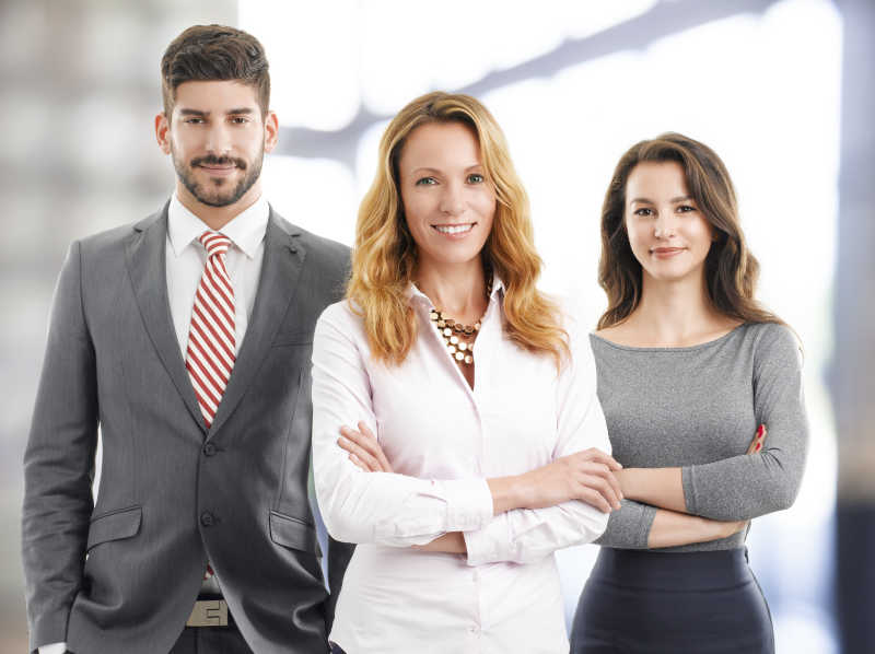 微笑自信的商务人员