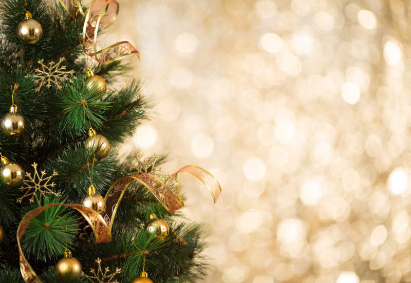 圣诞节树木金色装饰物