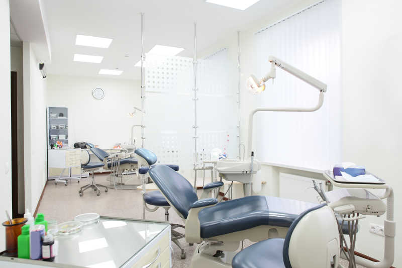 现代开放式牙科设备